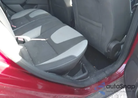 2014 Ford Focus Se z USA, uszkodzony, nr VIN 1FADP3K29EL425421